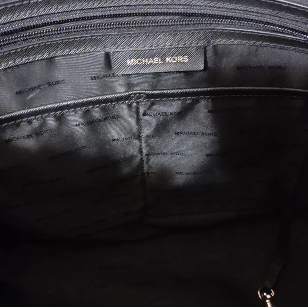 🔥🩷Sale!!! NWT Michael Kors Jet Set Large Saffiano leather top zip tote - Picture 16 of 16
